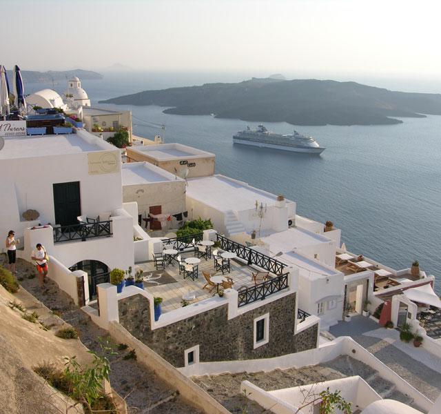 8 dgn Santorini-Naxos (2* hotels)