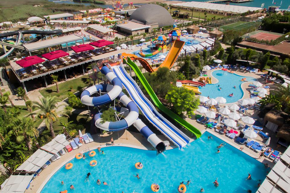 Hotel Saturn Palace Resort