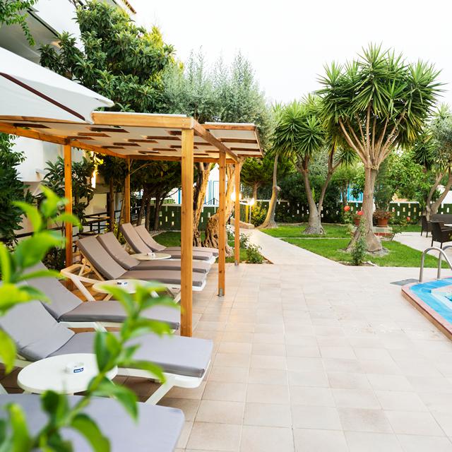 Terinikos Sunny Garden Hotel