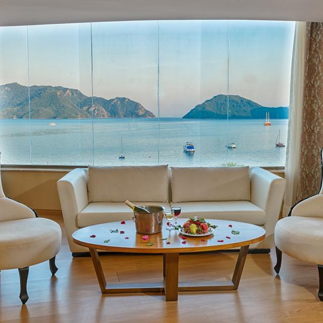 Hotel Golden Rock Beach