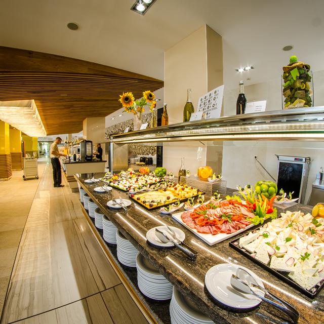 Premier Fort Beach Aparthotel