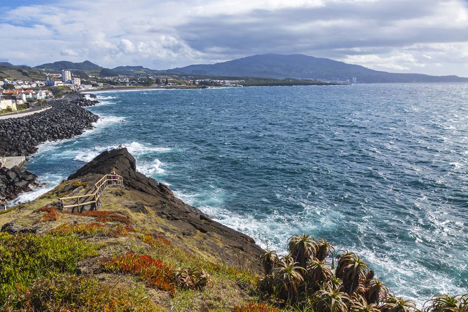 São Miguel - Ponta Delgada Foto: 2 van 3