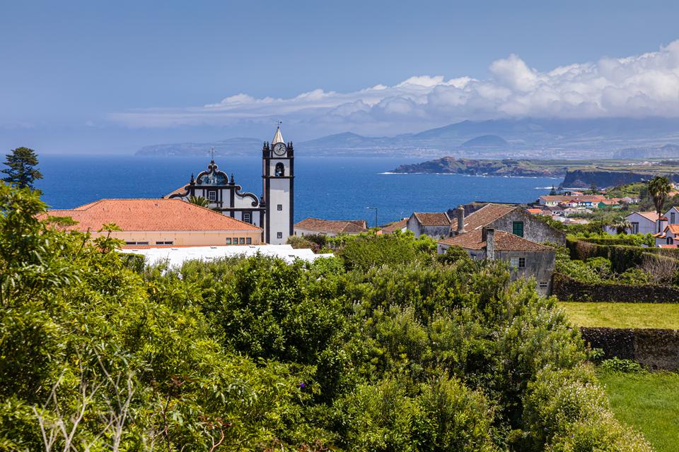 São Miguel - Capelas Foto: 2 van 3