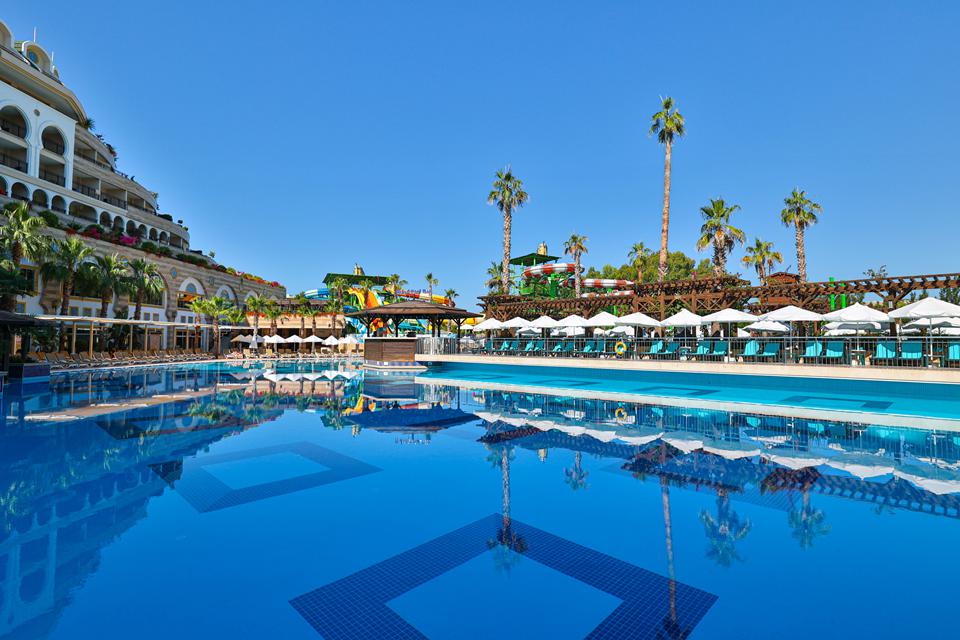 Hotel Crystal Sunset Pearl Collection