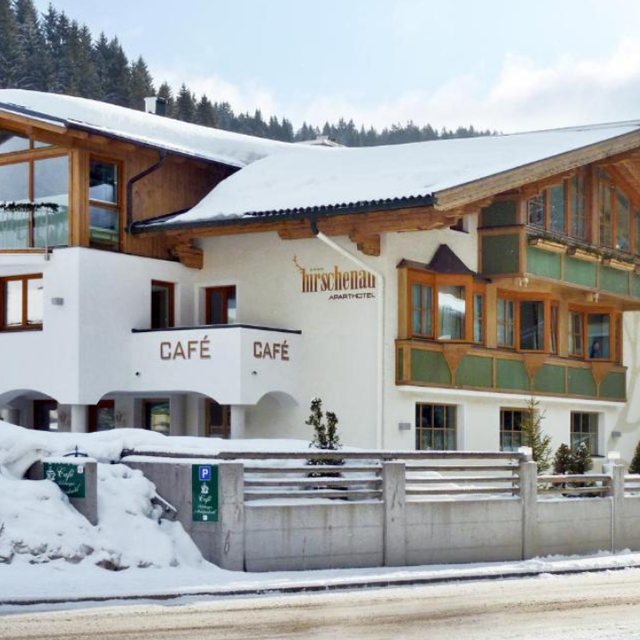 Aparthotel & Café Hirschenau