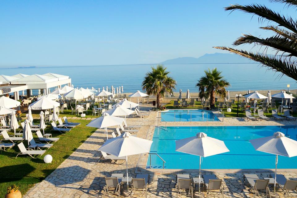 Aparthotel Acharavi Beach