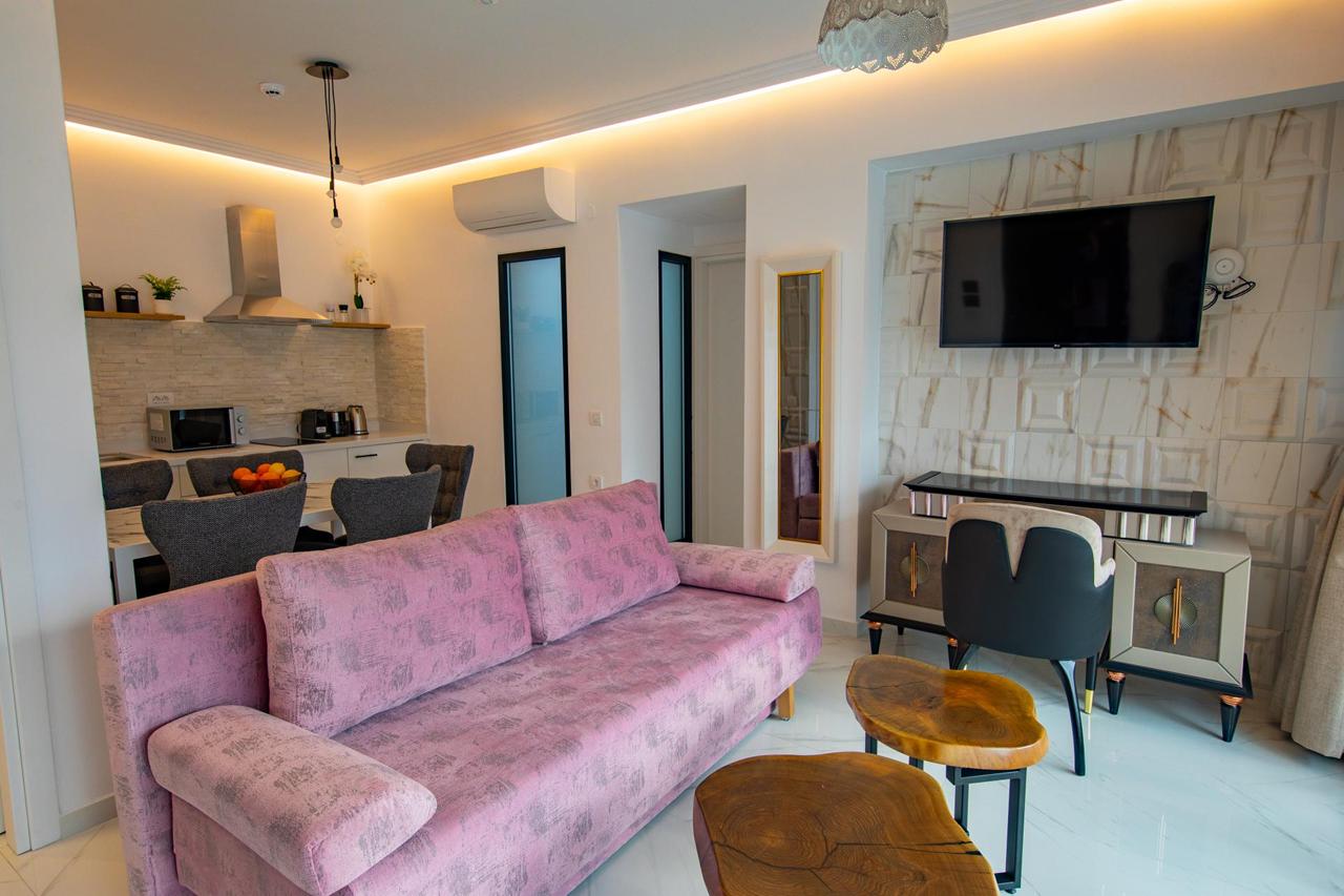 Lazar Lux & Beach Walk Apartment Suites, foto 12