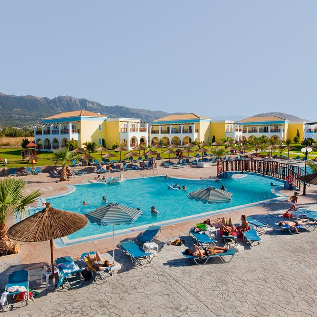 Aparthotel Corali