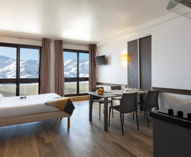 SOWELL RESIDENCES Pierre Blanche****