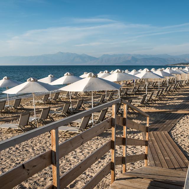 Aparthotel Acharavi Beach