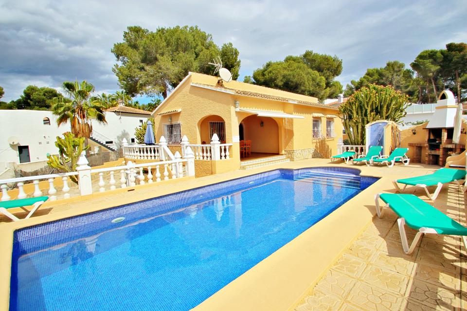 Villa's Moraira met privézwembad - inclusief huurauto