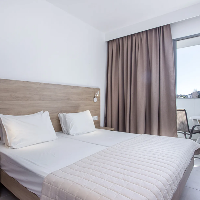 Hotel Stamos Plus