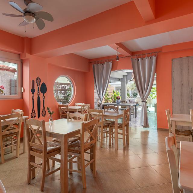 Ouzas luxury Hotel Ξενοδοχείο