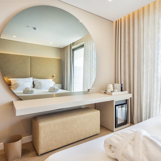 Castelo Suites Hotel