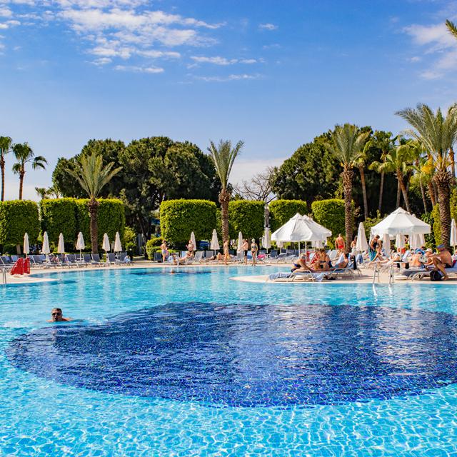 Insula Resort & Spa