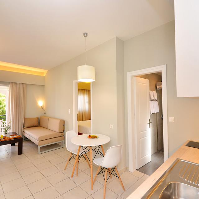 Aparthotel Theoxenia