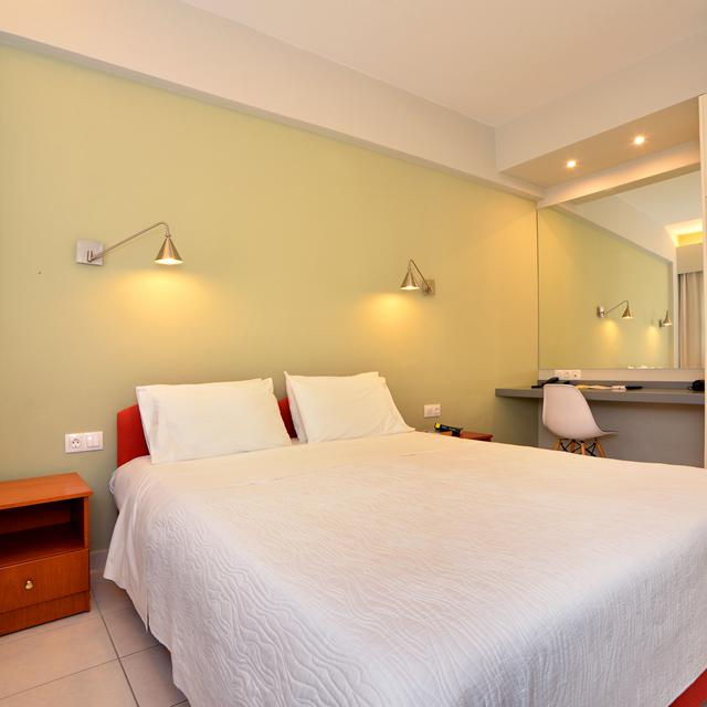 Aparthotel Theoxenia
