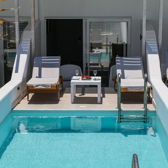 Kamari Plus Beach Resort