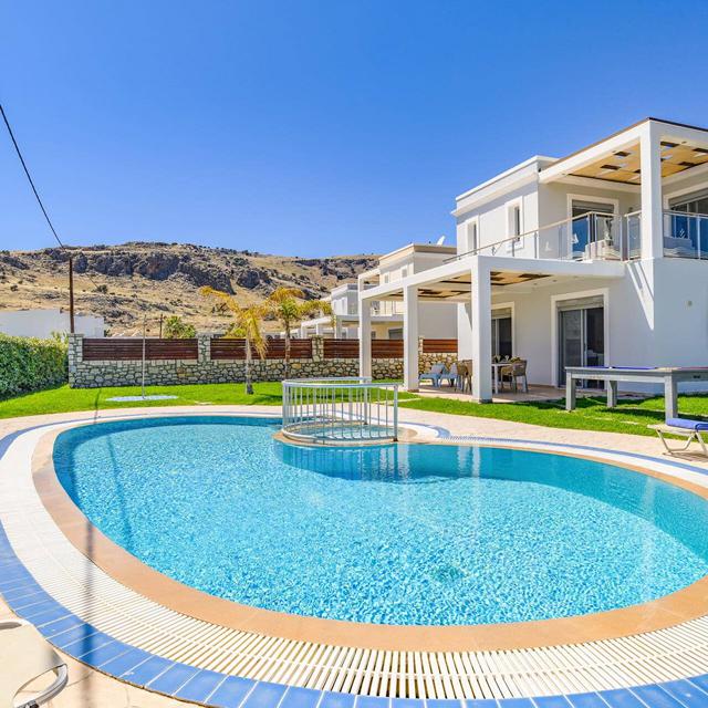 Kamari Plus Beach Resort