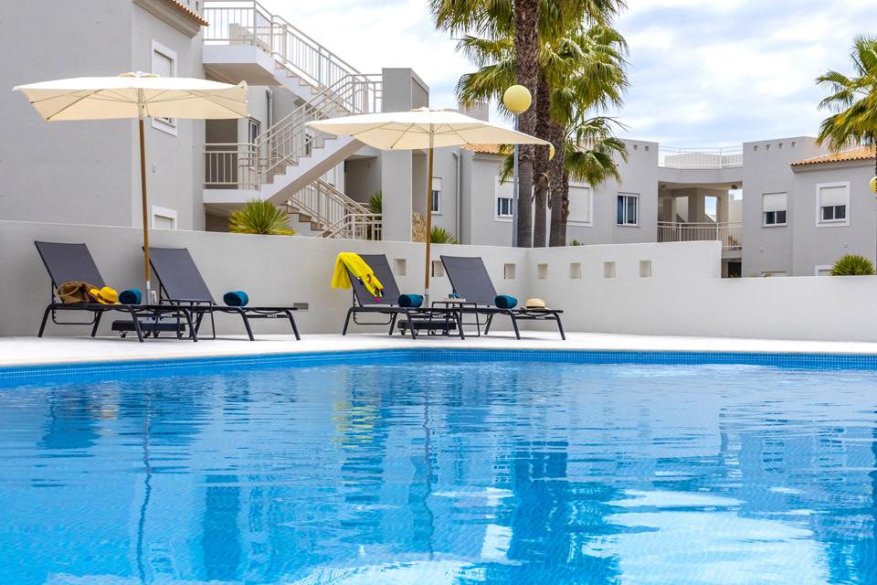 Appartementen Placid Village - inclusief huurauto