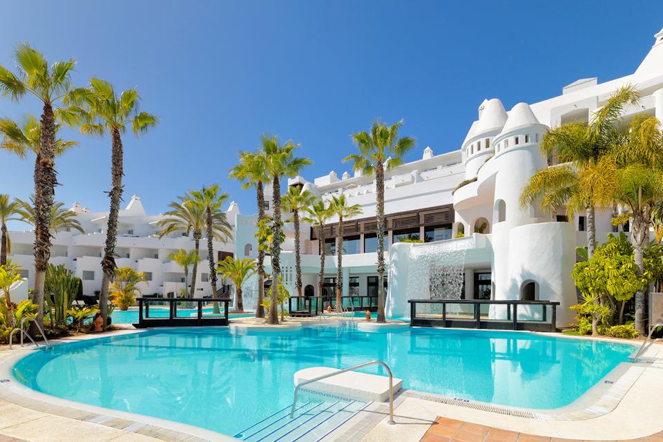 Hotel H10 Estepona Palace - logies & ontbijt