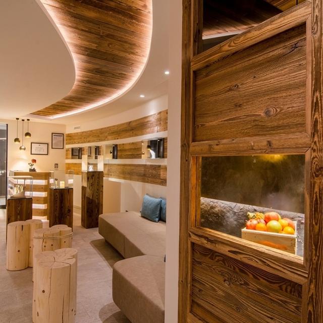 Hotel Alaska